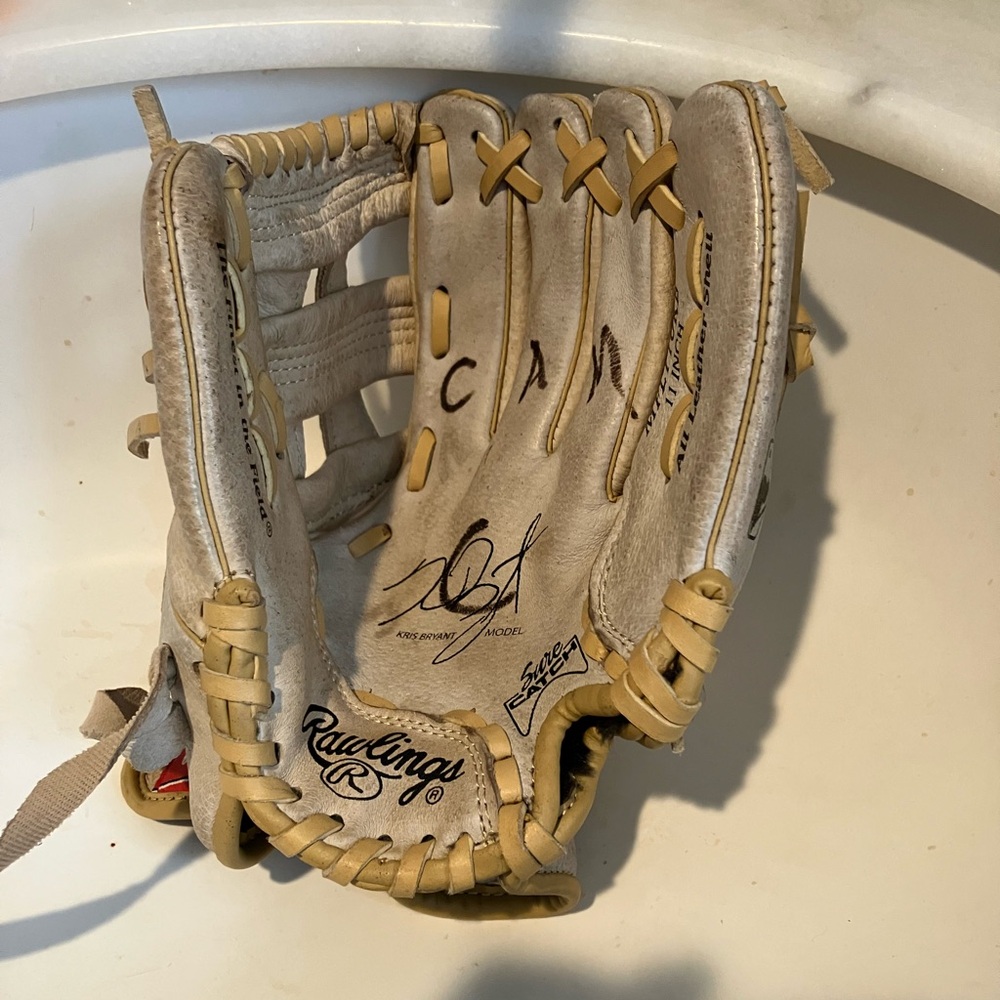 Rawlings Sure Catch Baseball Glove w/Kris Bryant Design 11” L Hand Used